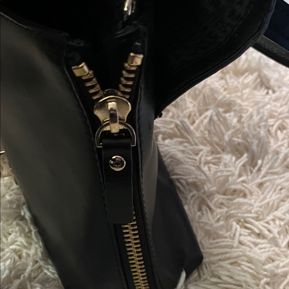 Kate Spade ♠️ Black Leather Handbag - Picture 2 of 10